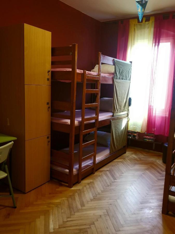 Hurricane Hostel Split Buitenkant foto
